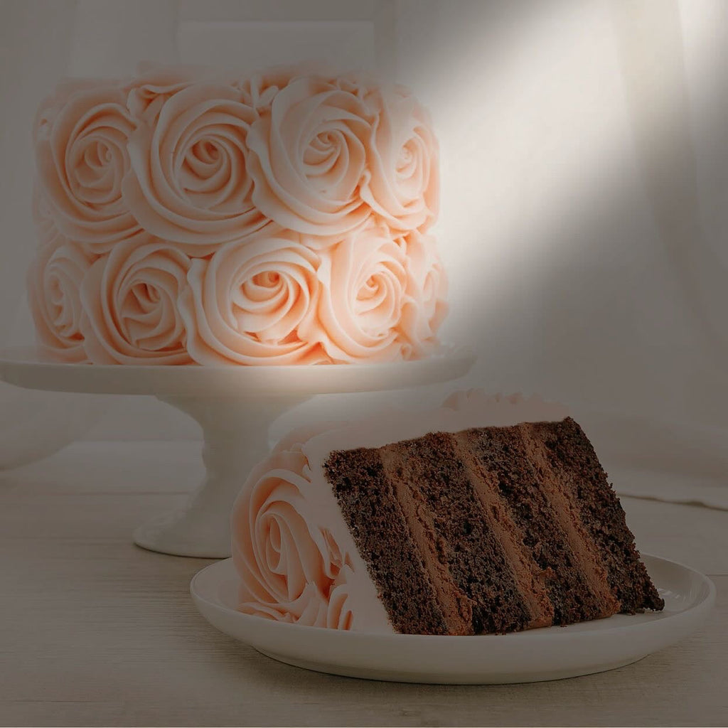 Buenos Dias BeauTAYful TAYsearchers. It’s Thirsty Thursday. What Drink Do You Pair With A Slice Of Cake?