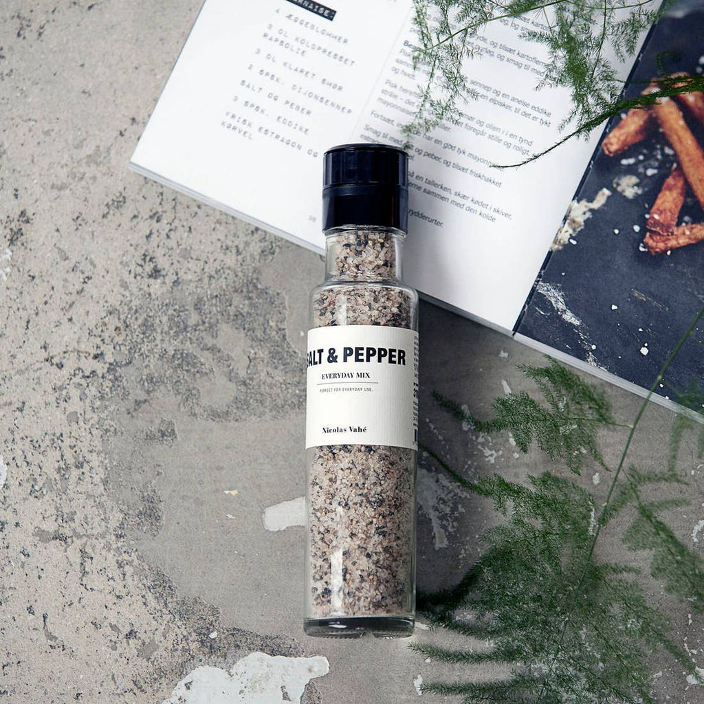 Salt and Pepper Everyday Mix